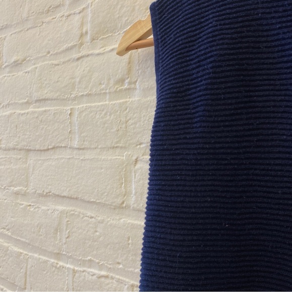 ⭐️ 2 for $25 • Lilly Pulitzer || Fringe Sweater Vest Navy Blue Medium - Picture 7 of 7